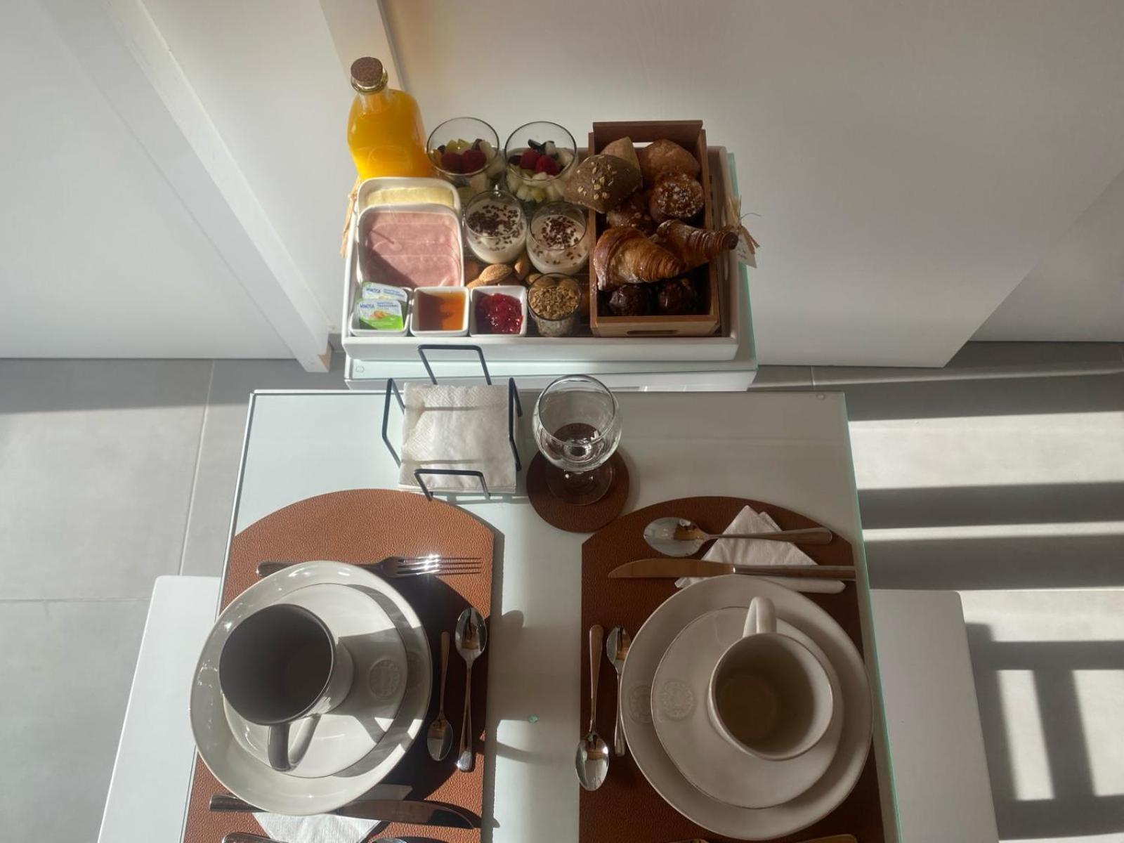 Azinheira Suites Townhouse - Alojamento Turistico (Adults Only) 엘바스 외부 사진