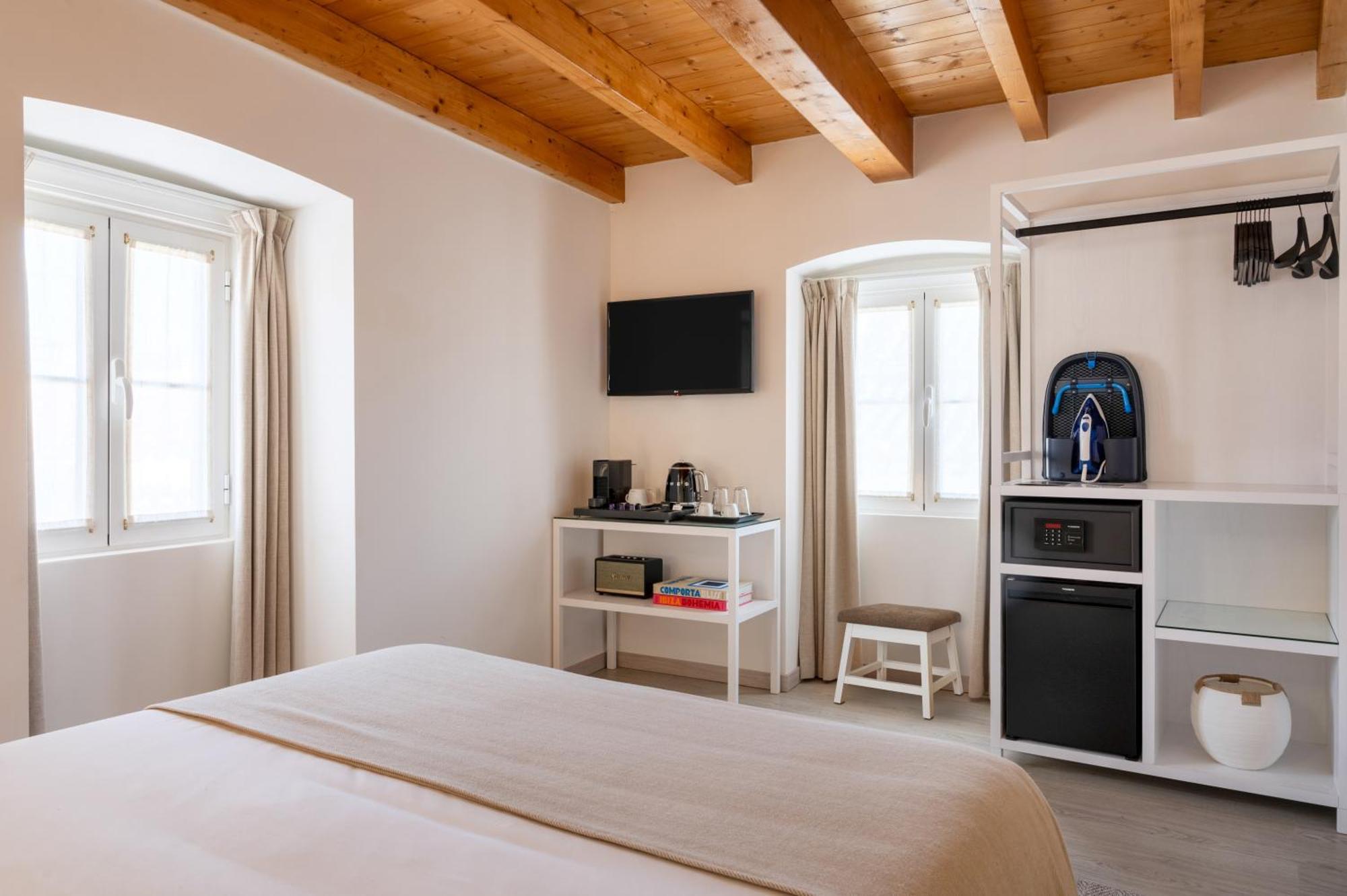 Azinheira Suites Townhouse - Alojamento Turistico (Adults Only) 엘바스 외부 사진